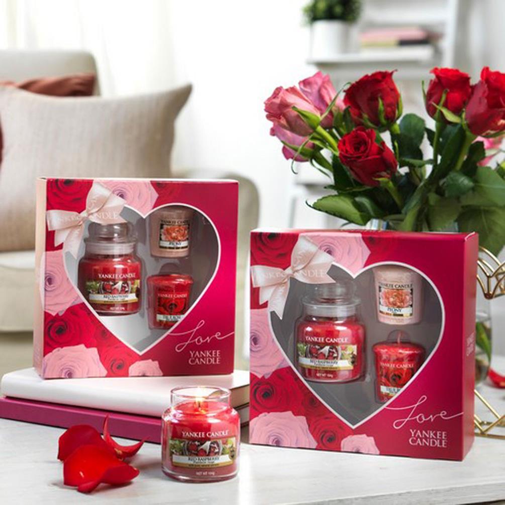 Yankee Candle 2 Votive Candle & Small Jar Love Gift Set Extra Image 2